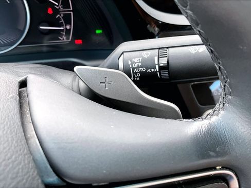 Used 2023 Lexus ES 300h w/ Premium Package FWD image 35