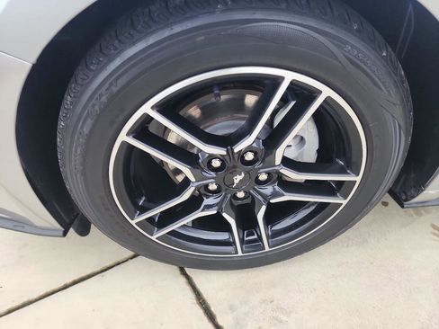 Used 2021 Ford Mustang Premium image 10