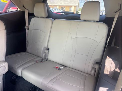 Used 2020 Buick Enclave Essence w/ LPO, Cargo Package FWD image 10