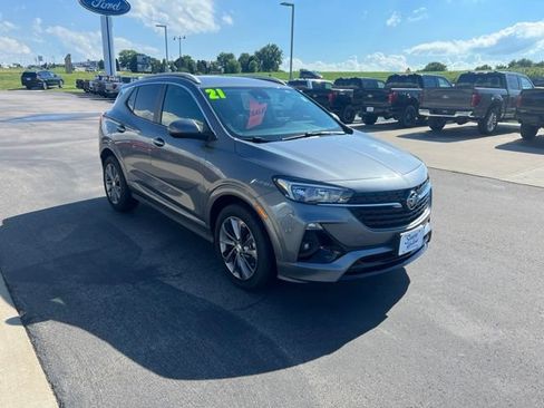 Used 2021 Buick Encore GX Select w/ Sport Touring Package FWD image 3