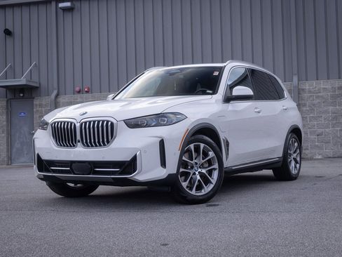 Used 2025 BMW X5 xDrive50e AWD/4WD image 1