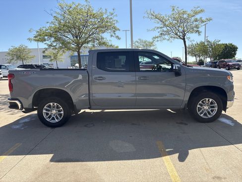 Used 2024 Chevrolet Silverado 1500 LT AWD/4WD image 8