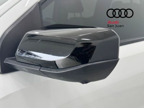 Used 2024 GMC Canyon Elevation w/ Elevation Premium Package AWD/4WD image 7