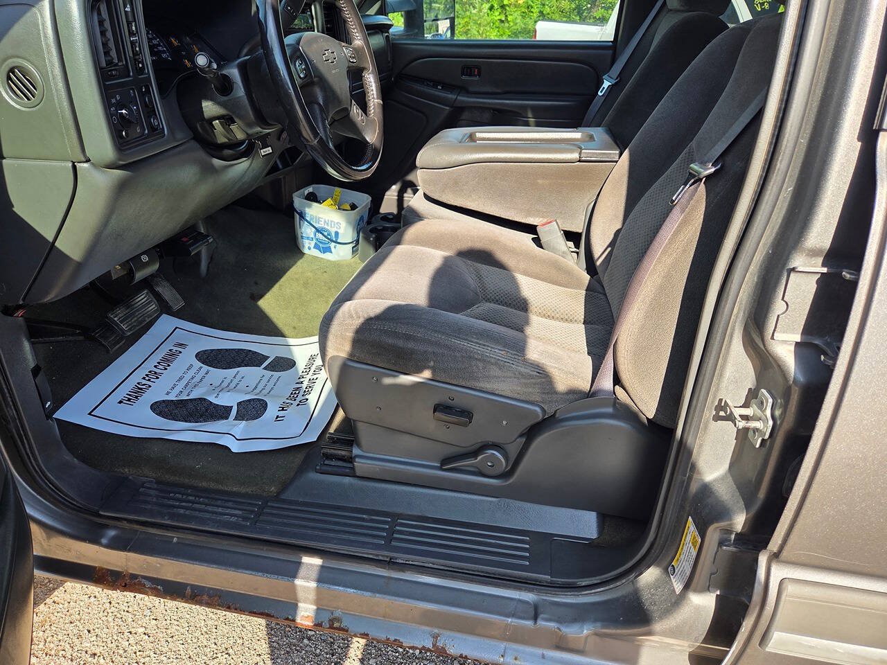 Used 2006 Chevrolet Silverado 2500 LT w/ Heavy-Duty Power Package AWD/4WD image 11