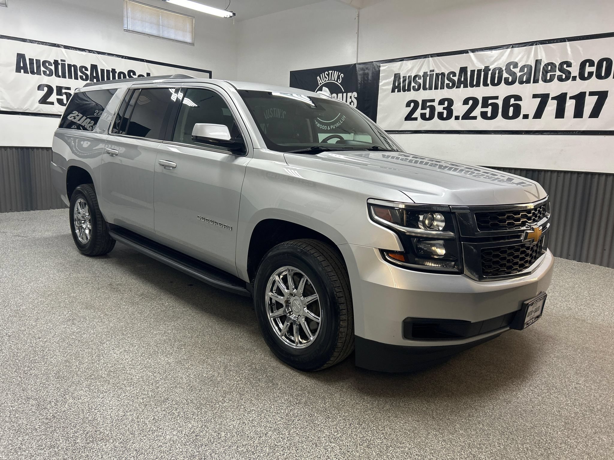 Used 2019 Chevrolet Suburban LT AWD/4WD image 1
