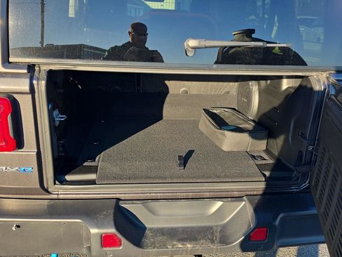 Used 2022 Jeep Wrangler Unlimited Sahara w/ Cold Weather Group image 46