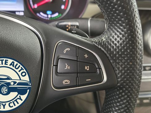 Used 2019 Mercedes-Benz GLC 350e 4MATIC w/ Premium Package image 13