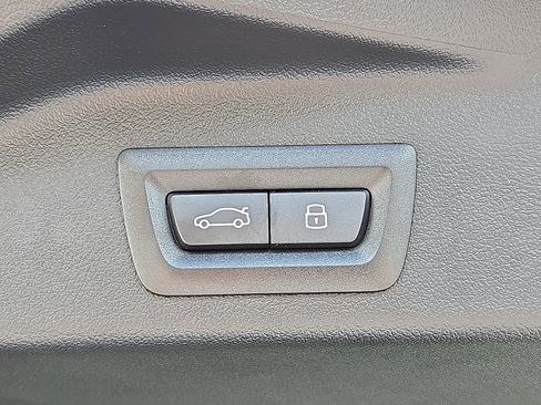 Used 2026 BMW X5 xDrive50e image 13