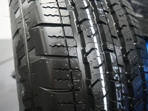 Used 2025 Jeep Wrangler Sport image 16