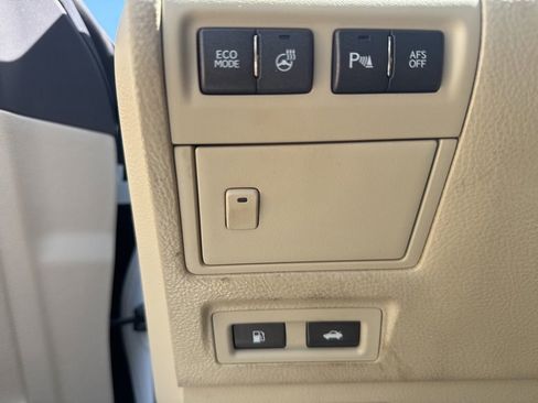 Used 2011 Lexus LS 460 w/ Luxury Value Edition RWD image 39
