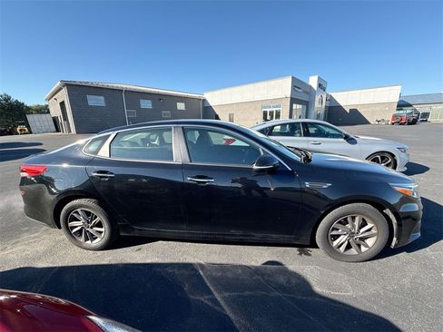 Used 2020 Kia Optima LX image 9