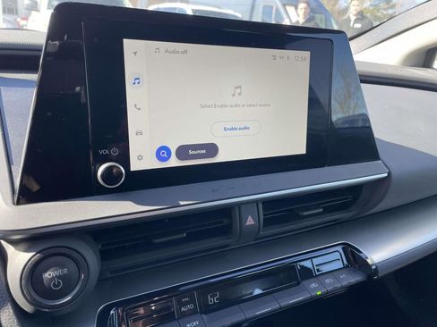 Used 2025 Toyota Prius LE image 39