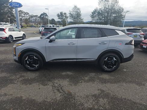 New 2026 Kia Sportage EX image 2