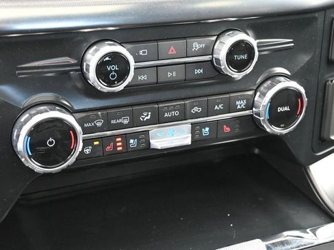 Used 2025 Ford F150 Lariat w/ Equipment Group 502A High AWD/4WD image 29