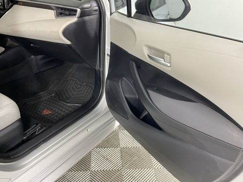 Used 2020 Toyota Corolla L image 17