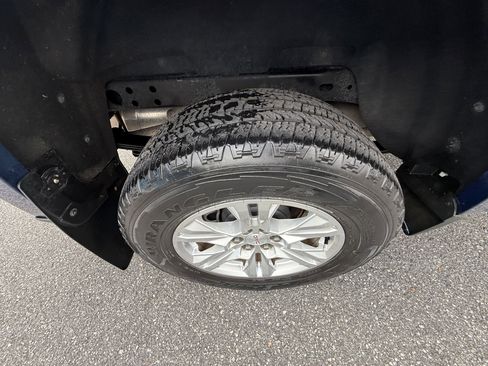 Used 2019 GMC Canyon SLE w/ Driver Alert Package image 33