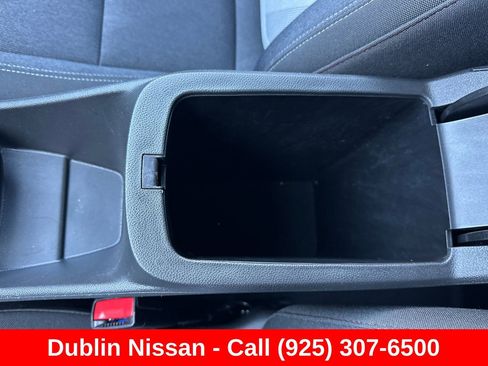 Used 2025 Chevrolet Trax RS FWD image 33