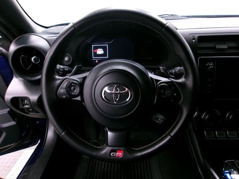 Used 2022 Toyota GR86 image 6
