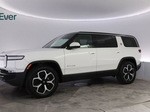 Used 2023 Rivian R1S Adventure AWD/4WD image 18