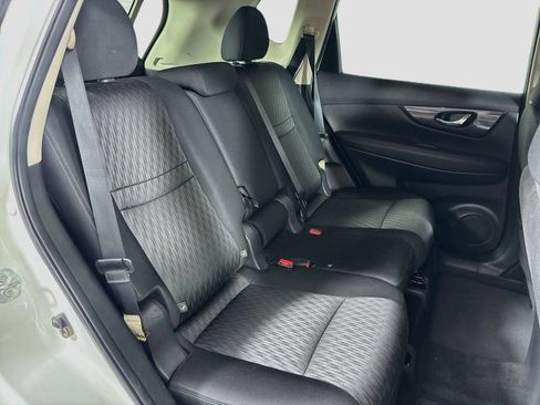 Used 2017 Nissan Rogue SV FWD image 25