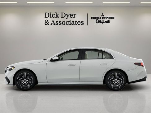Used 2025 Mercedes-Benz E 350 Sedan image 21