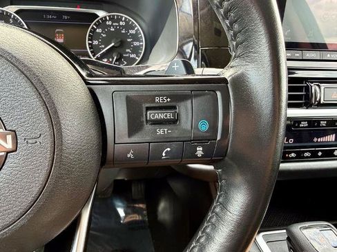 Used 2022 Nissan Pathfinder SV AWD/4WD image 26