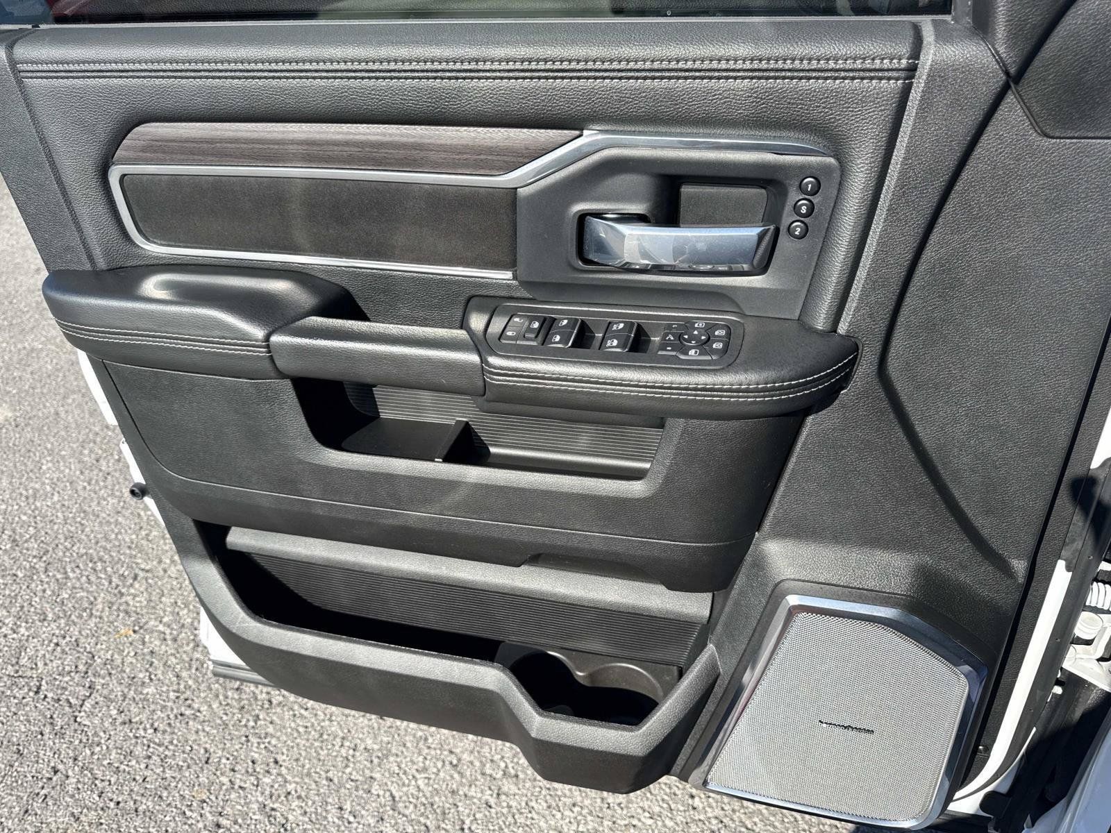 Certified 2025 RAM 2500 Laramie AWD/4WD image 18
