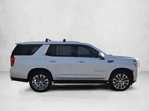 Used 2021 GMC Yukon Denali w/ Denali Premium Package image 4