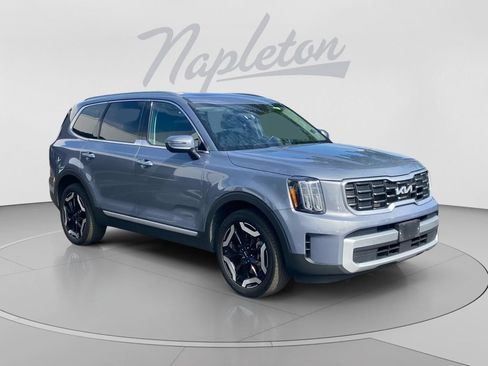 Used 2025 Kia Telluride S FWD image 8