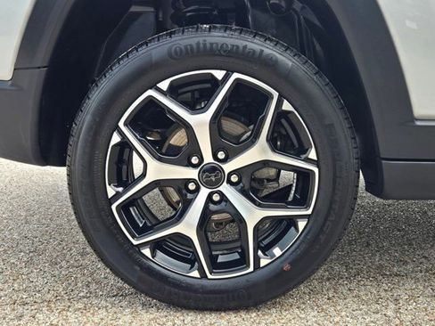 Used 2025 Jeep Compass Limited AWD/4WD image 32
