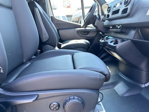 New 2025 Mercedes-Benz Sprinter 2500 image 27