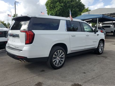 Used 2023 GMC Yukon XL Denali image 8