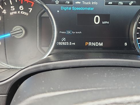 Used 2019 Ford F150 Lariat w/ Equipment Group 502A Luxury AWD/4WD image 18