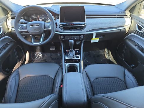 New 2026 Jeep Compass Latitude image 9