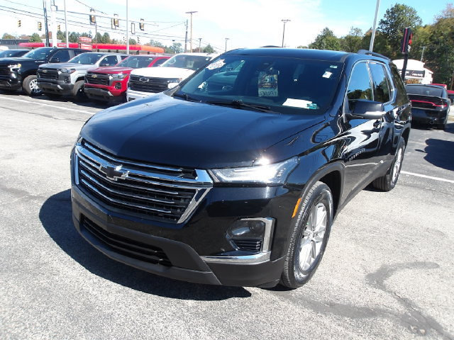 Used 2023 Chevrolet Traverse LT AWD/4WD image 3