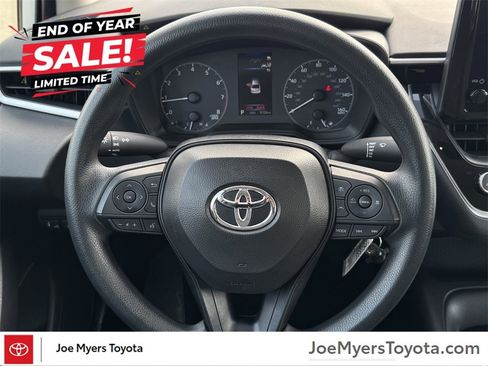 Used 2025 Toyota Corolla LE image 11