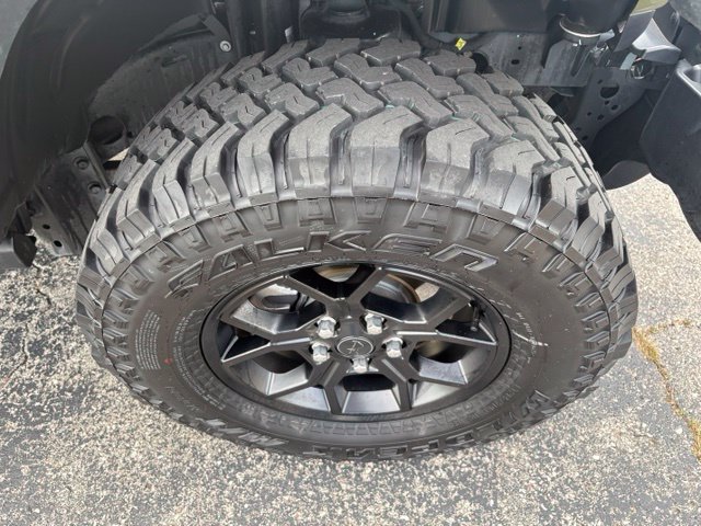 Used 2025 Jeep Wrangler Sport AWD/4WD image 21