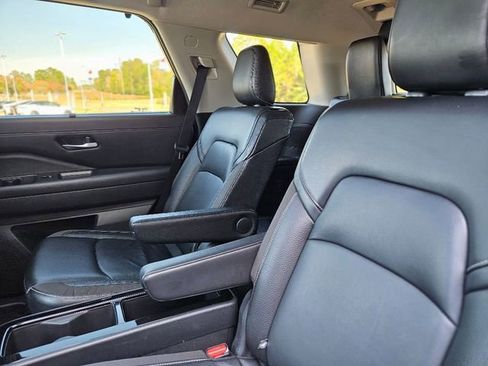 Certified 2024 Nissan Pathfinder SL w/ SL Premium Package image 29
