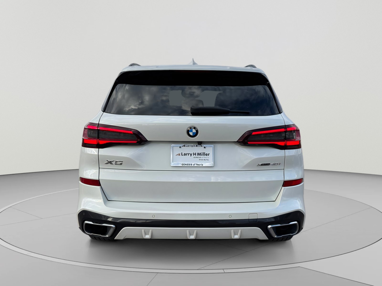 Used 2021 BMW X5 xDrive40i w/ M Sport Package AWD/4WD image 4