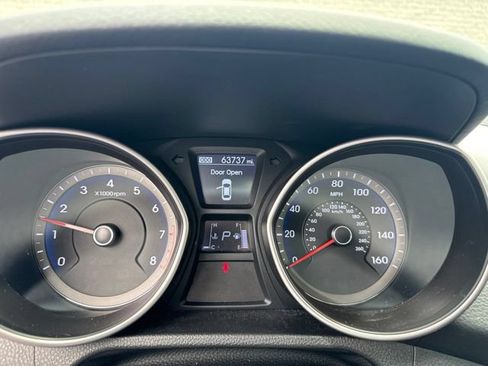 Used 2015 Hyundai Elantra GT w/ Option Group 03 FWD image 10