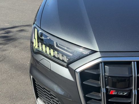 Used 2021 Audi SQ7 Premium Plus w/ Driver Assistance Package AWD/4WD image 5