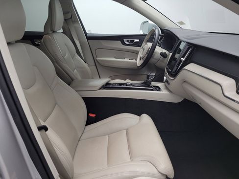 Used 2021 Volvo XC60 T6 Inscription image 21