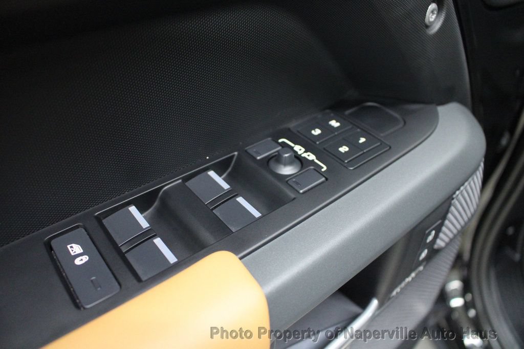 Used 2024 Land Rover Defender 110 X AWD/4WD image 10