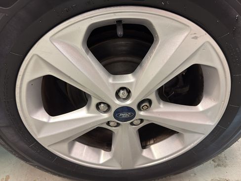 Used 2019 Ford Edge SE AWD/4WD image 36