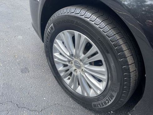 Used 2015 Chrysler Town & Country Limited Platinum w/ Trailer Tow Group FWD image 9