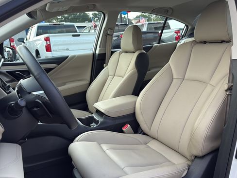Used 2025 Subaru Legacy Limited image 17