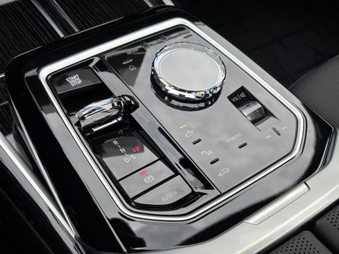 Used 2026 BMW 740i RWD image 22