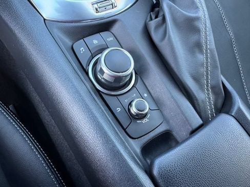 Used 2021 MAZDA MX-5 Miata Grand Touring RWD image 25