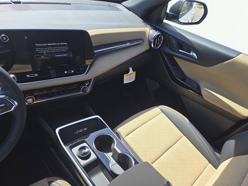 New 2026 Chevrolet Equinox ACTIV w/ Convenience Package III FWD image 30