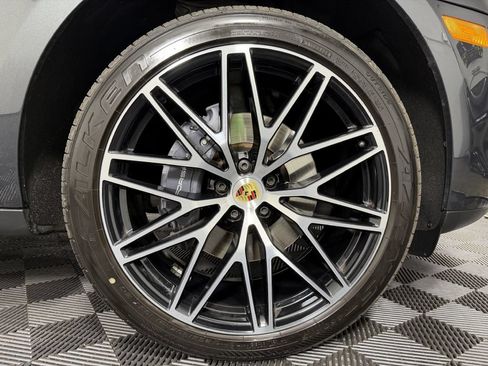 Used 2023 Porsche Macan AWD/4WD image 47
